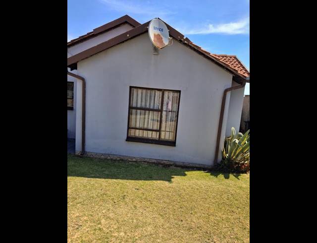 3 BEDROOM HOUSE FOR SALE IN FLEURHOF